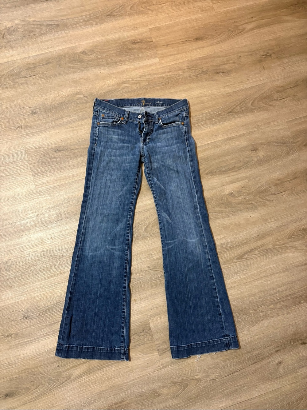 7 For All Mankind Women's Dark Blue Flare Jeans Dojo - Picture 2 of 4